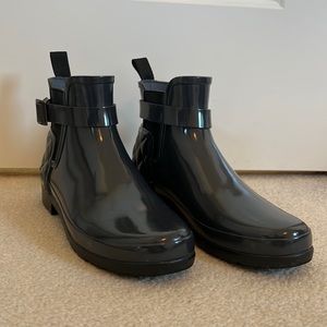 Short/ankle Hunter rain boot!